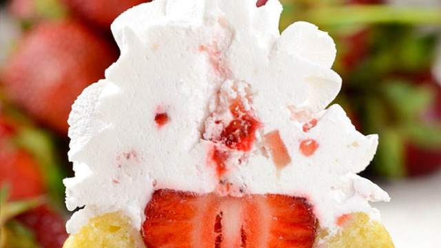 Strawberry Shortcake Cupcakes - Lil' Luna