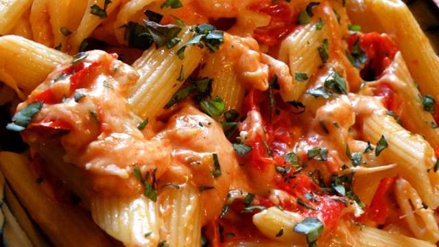 Пене с домати и босилек/ Tomato Basil Penne Pasta Recipe