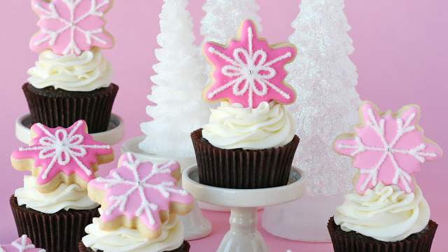 Pink Snowflake Cupcakes - Glorious Treats