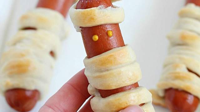 Hot Dog Mummies - Yummy Healthy Easy
